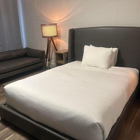 Parkside Inn แกรนด์แพร์รี ภายนอก รูปภาพ
