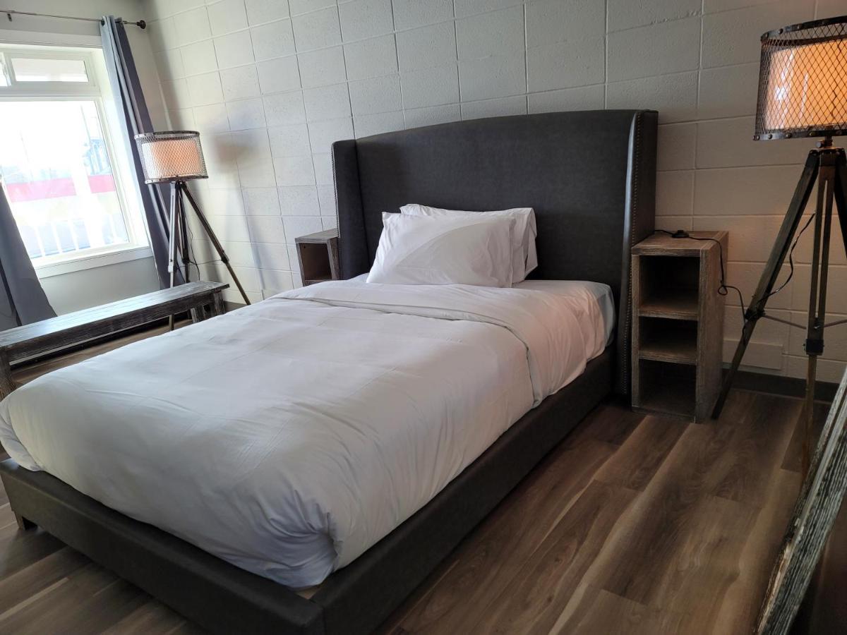 Parkside Inn แกรนด์แพร์รี ภายนอก รูปภาพ
