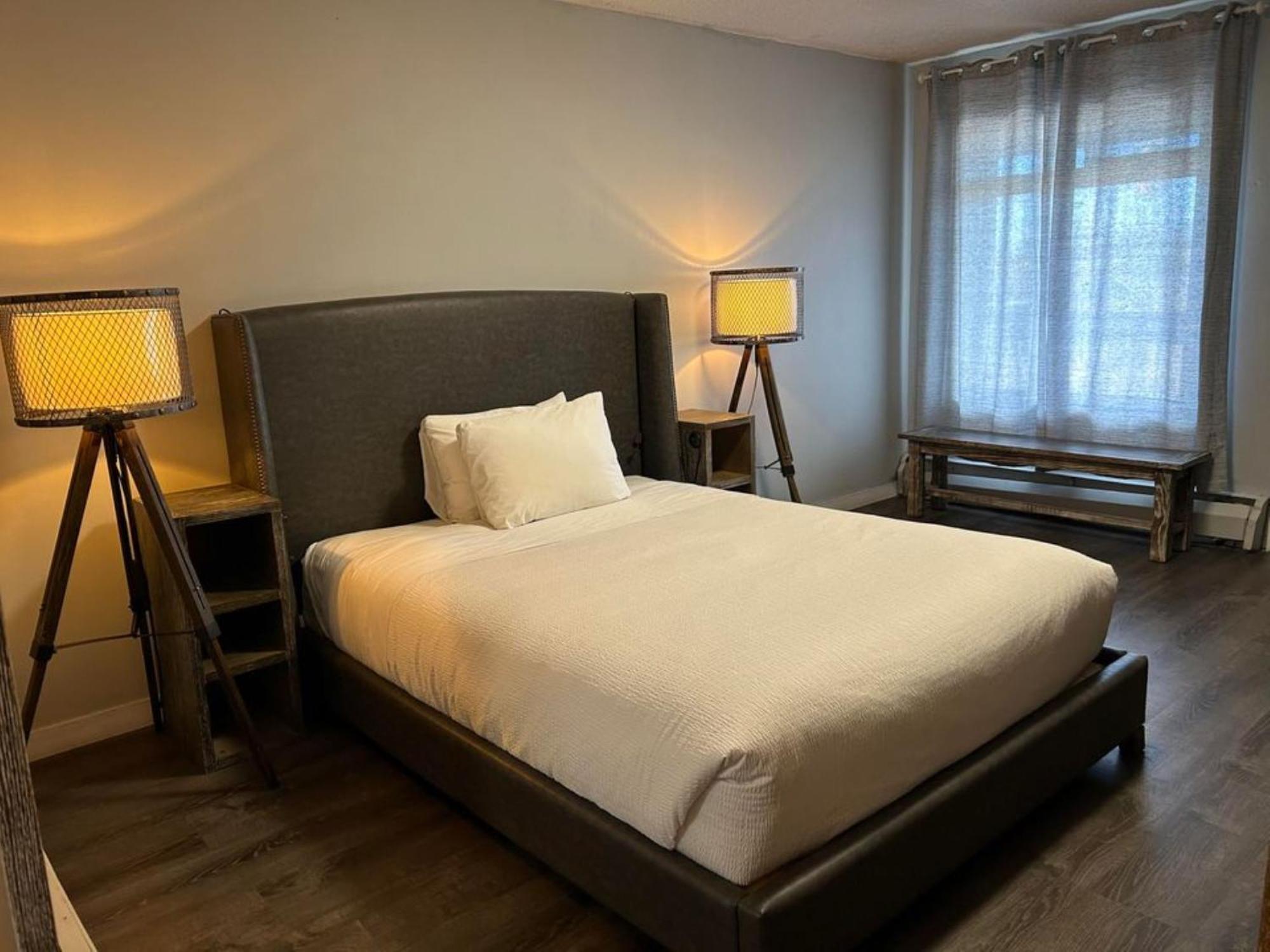 Parkside Inn แกรนด์แพร์รี ภายนอก รูปภาพ